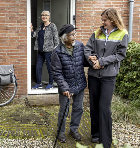 105 MEDEWERKER Mantelzorg